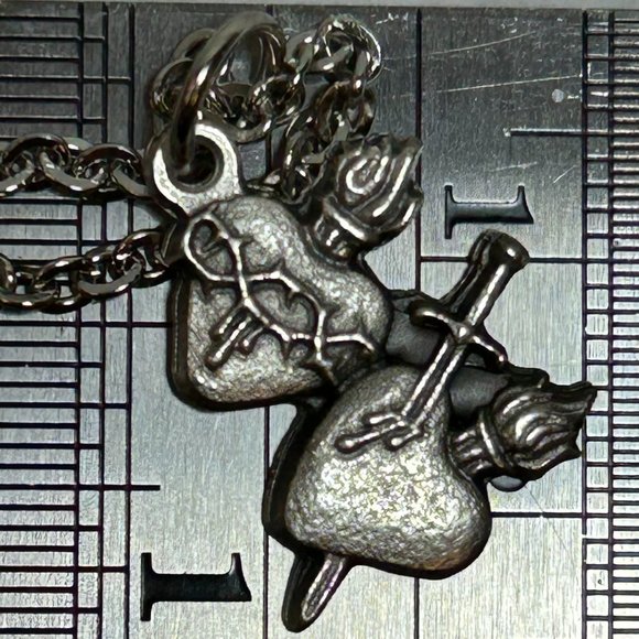 Sacred Heart Silver Tone Pendant Charm Necklace Steel Chain - Picture 2 of 5